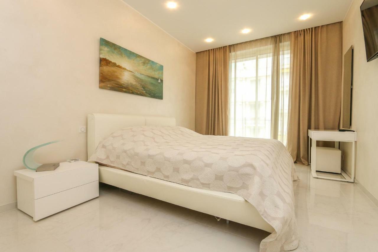 Seafront Modern Apartment Nizza